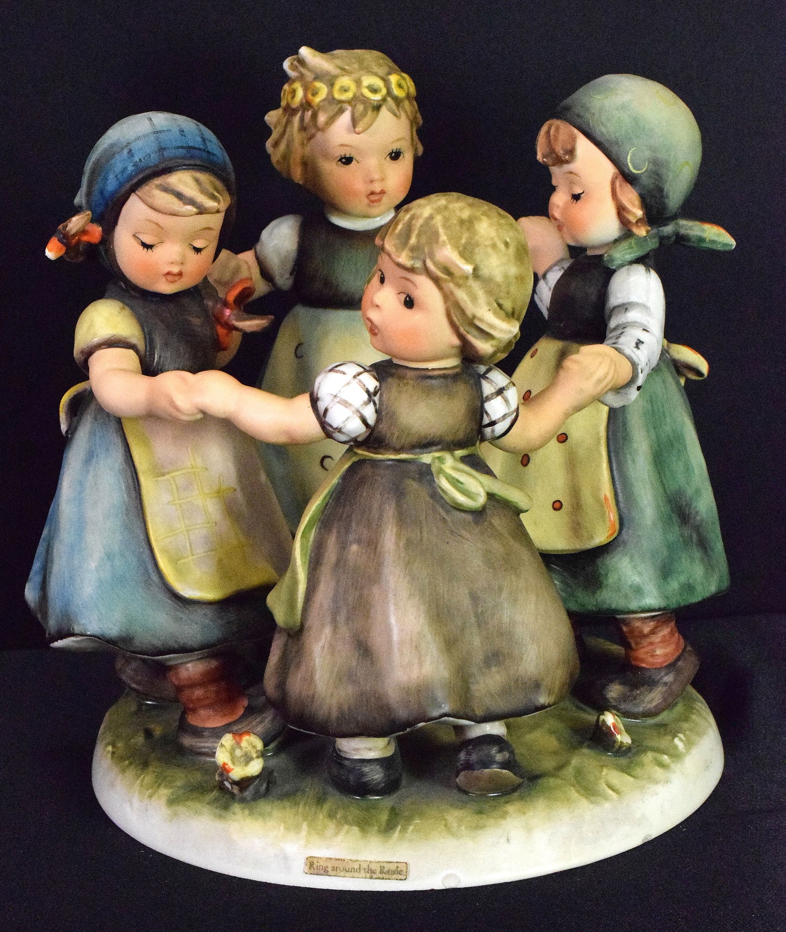 HUMMEL GOEBEL 348 PORCELAIN GROUP (1 of 6)