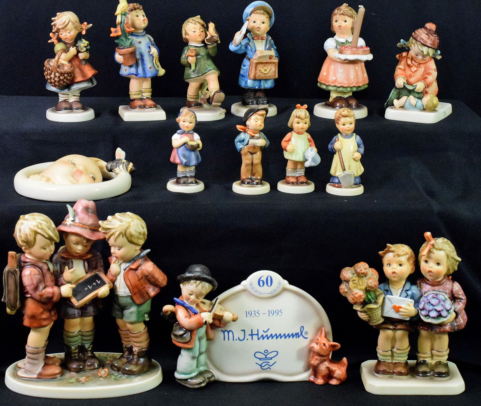 (on14) HUMMEL GOEBEL PORCELAIN FIGURES (1 of 10)