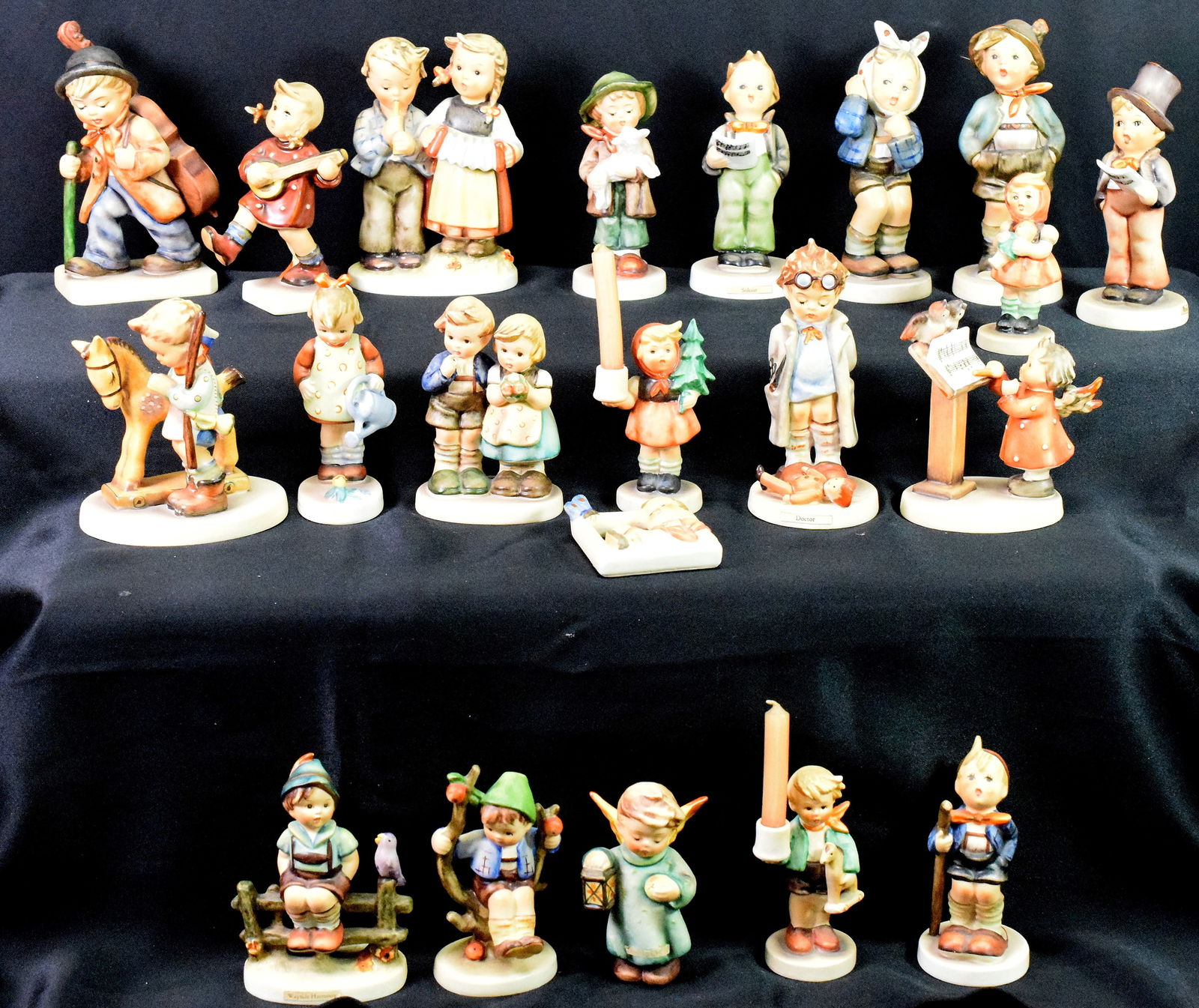 (on-21) HUMMEL SMALL BEE PORCELAIN FIGURES (1 of 13)