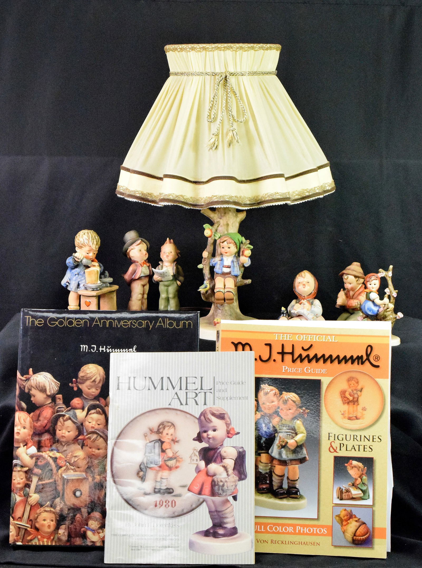 ASSEMBLED HUMMEL FIGURES, LAMP & BOOK (1 of 11)