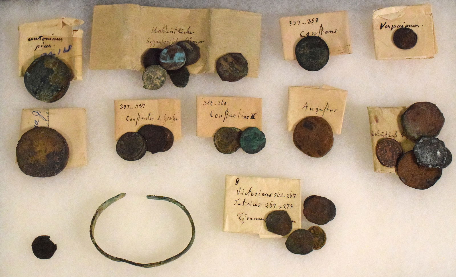 27 ANCIENT ROMAN BYZANTINE COINS (1 of 6)