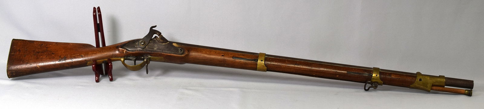 PRUSSIAN PERCUSSION RIFLE DANZIG 1837: Antique Model 1809. Converted to percussion. 19th. century German percussion musket stamped on the lock plate with a crown, Danzig and 1837, (Danzig exported rifles for use in the Civil War), Earlymat