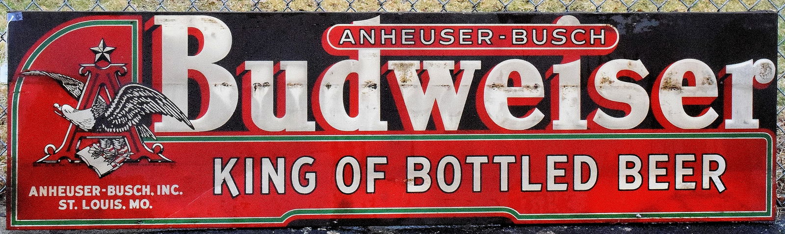 BUDWEISER KING OF BOTTLED BEER LARGE TIN SIGN (1 of 3)