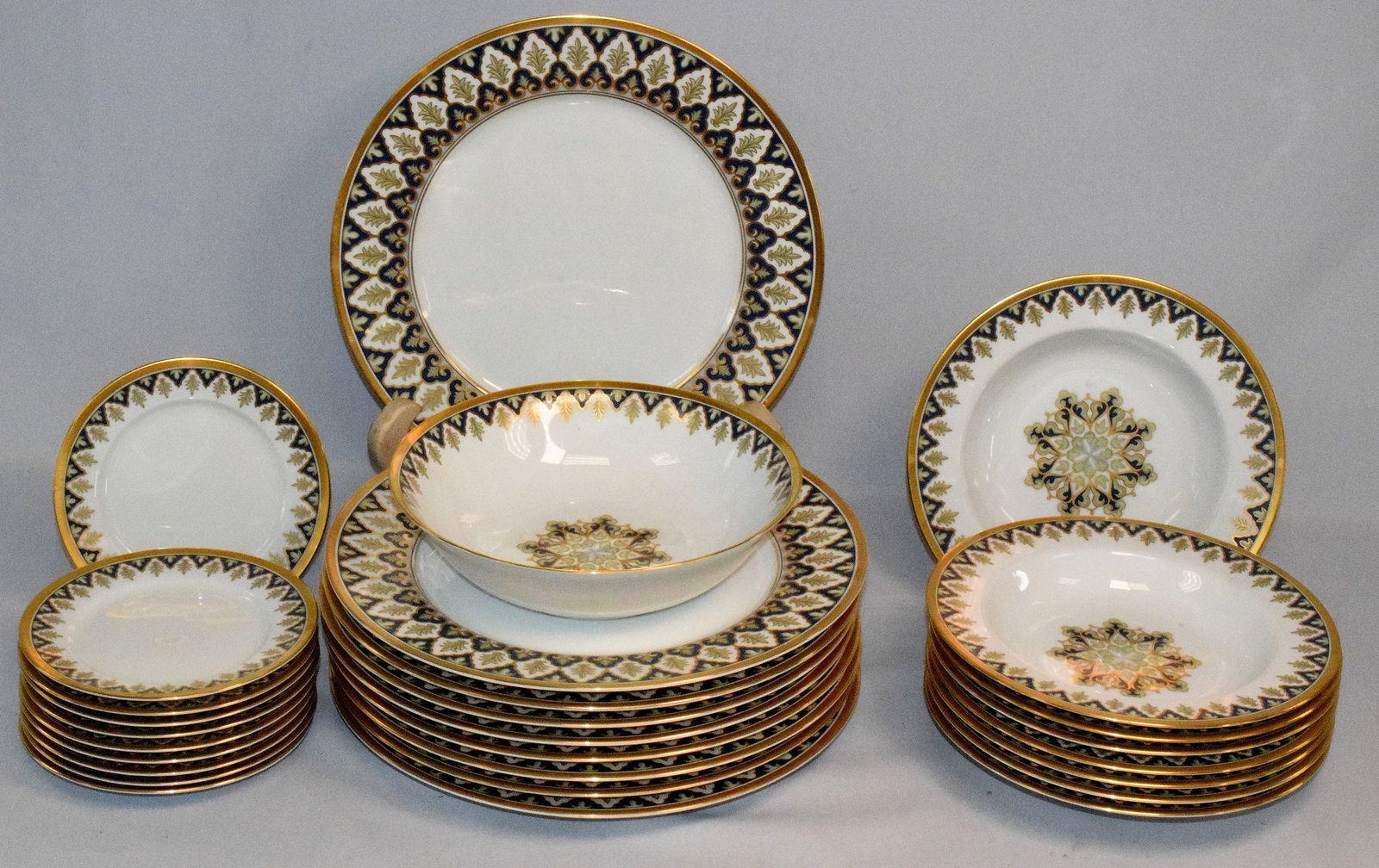 CHRISTIAN DIOR BOWLS & PLATES 28 PIECES (1 of 7)