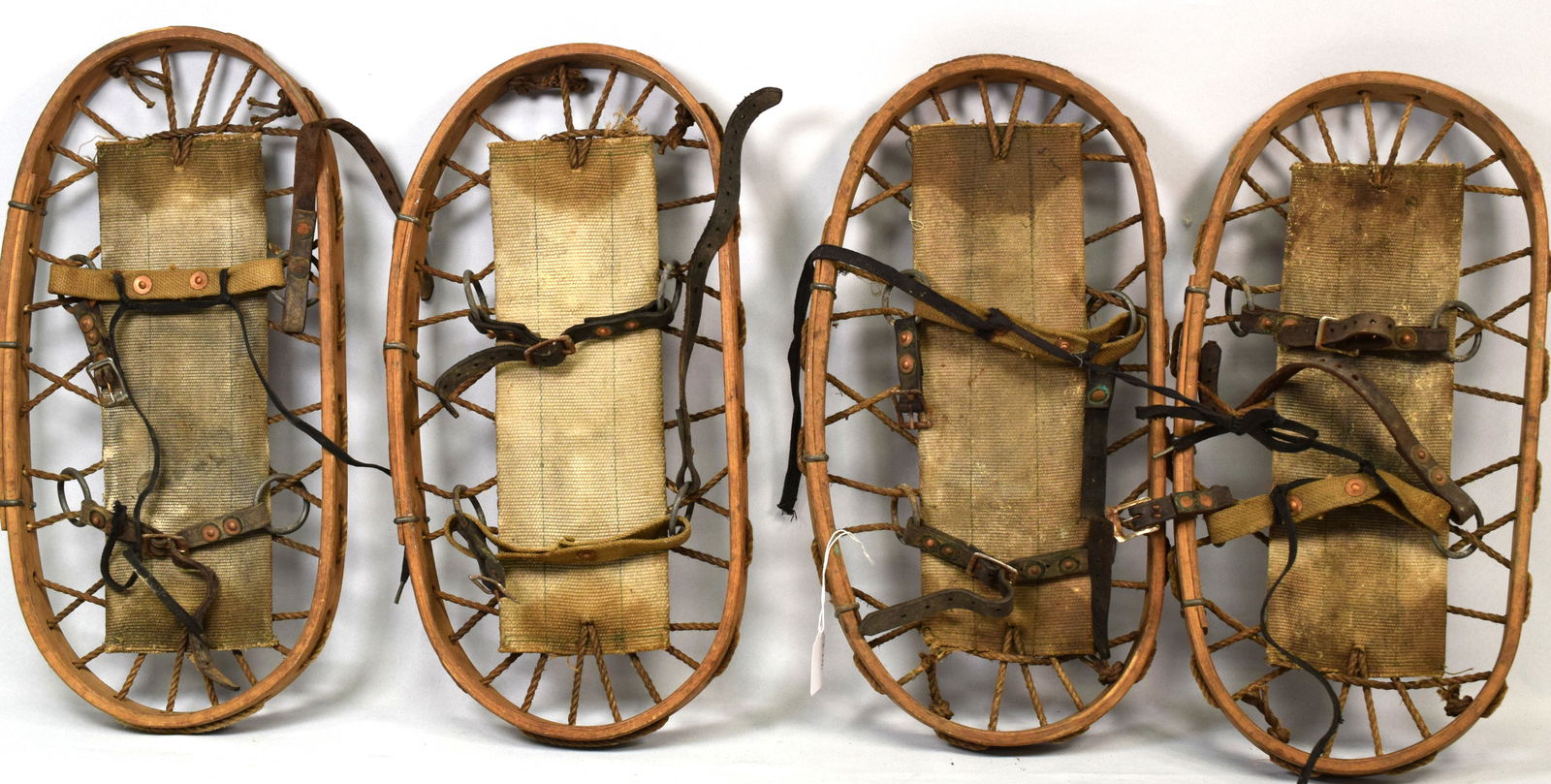 2 PAIRS WWII BRITISH ARMY ERA BEAR PAW SNOWSHOES (1 of 4)