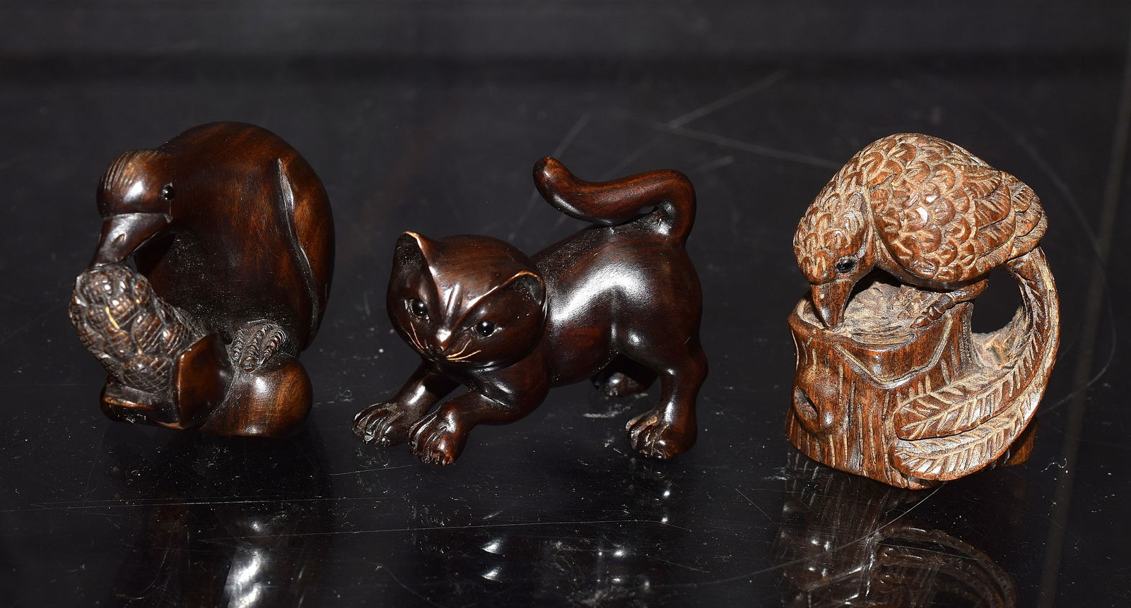 3 JAPANESE NETSUKE WOOD CARVINGS (1 of 7)