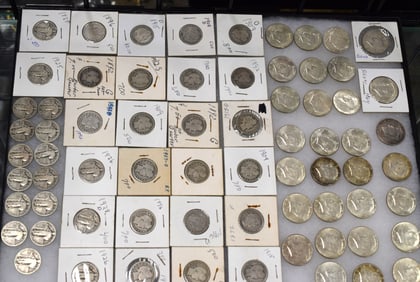 US SILVER HALF DOLLARS & US SILVER QUARTERS
