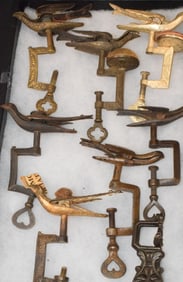 VICTORIAN METAL FIGURAL SEWING BIRDS GROUPING