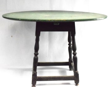 18TH/19TH NEW ENGLAND OVAL TOP TAVERN TABLE