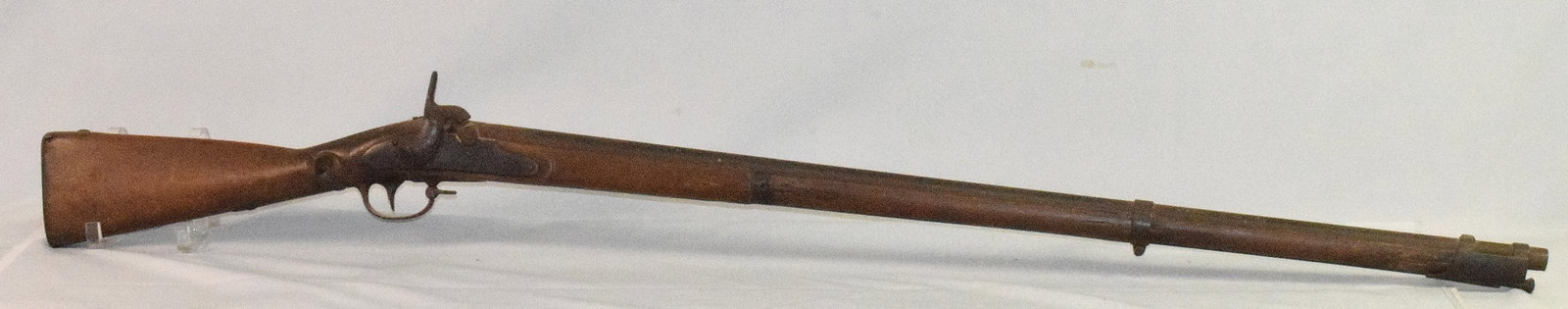 US CIVIL WAR HARPERS FERRY MUSKET: U.S. Harpers Ferry Armory Flintlock Conversion Musket. smoothbore .69 caliber converted to percussion. Walnut stock with one band only band. One missing. Lock plate reading HARPERS / FERRY/1834 behind