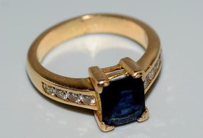 14K YELLOW GOLD SAPPHIRE & DIAMOND RING