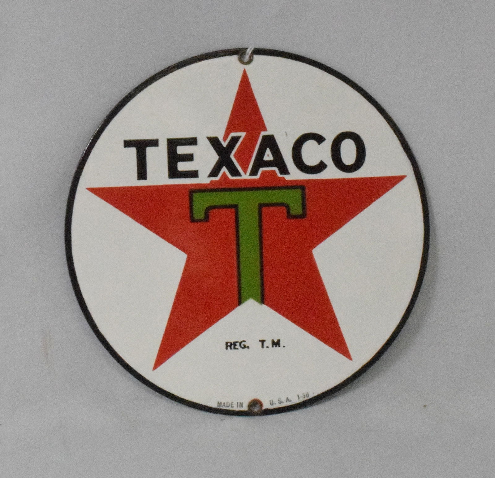 CIRCULAR TEXACO PORCELAIN ENAMEL PUMP SIGN (1 of 4)