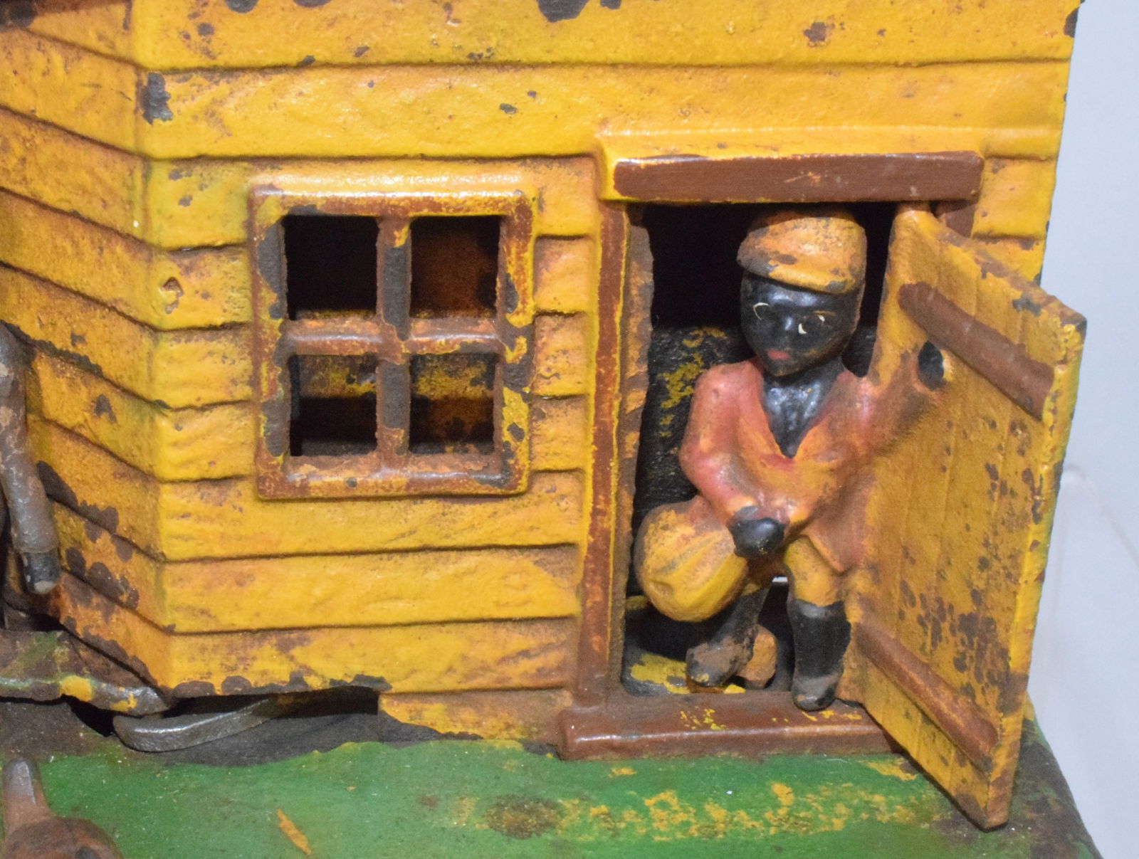 UNCLE REMUS CAST IRON BANK 136 (1 of 5)