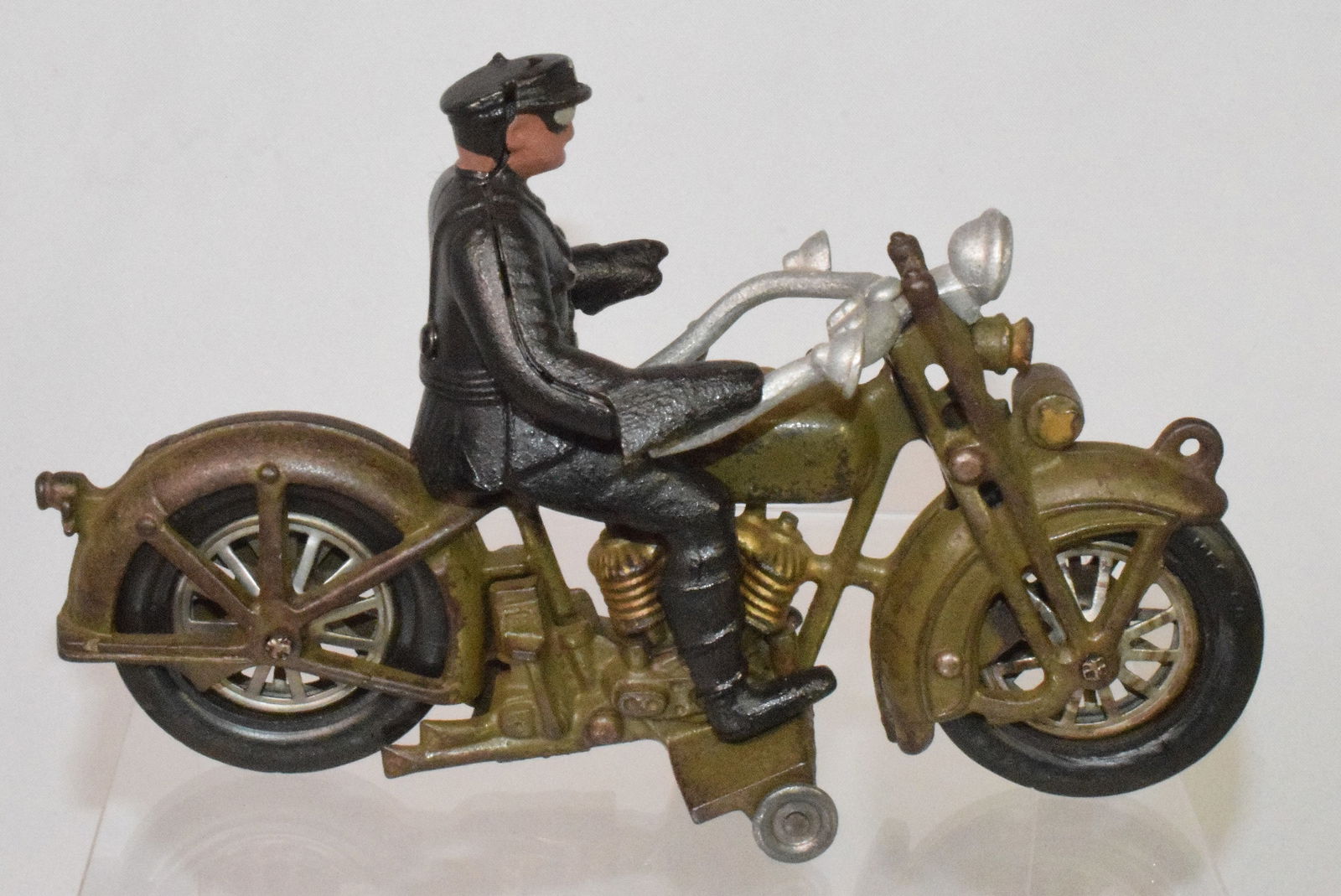CAST IRON HUBLEY HARLEY DAVIDSON MOTORCYCLE COP (1 of 6)
