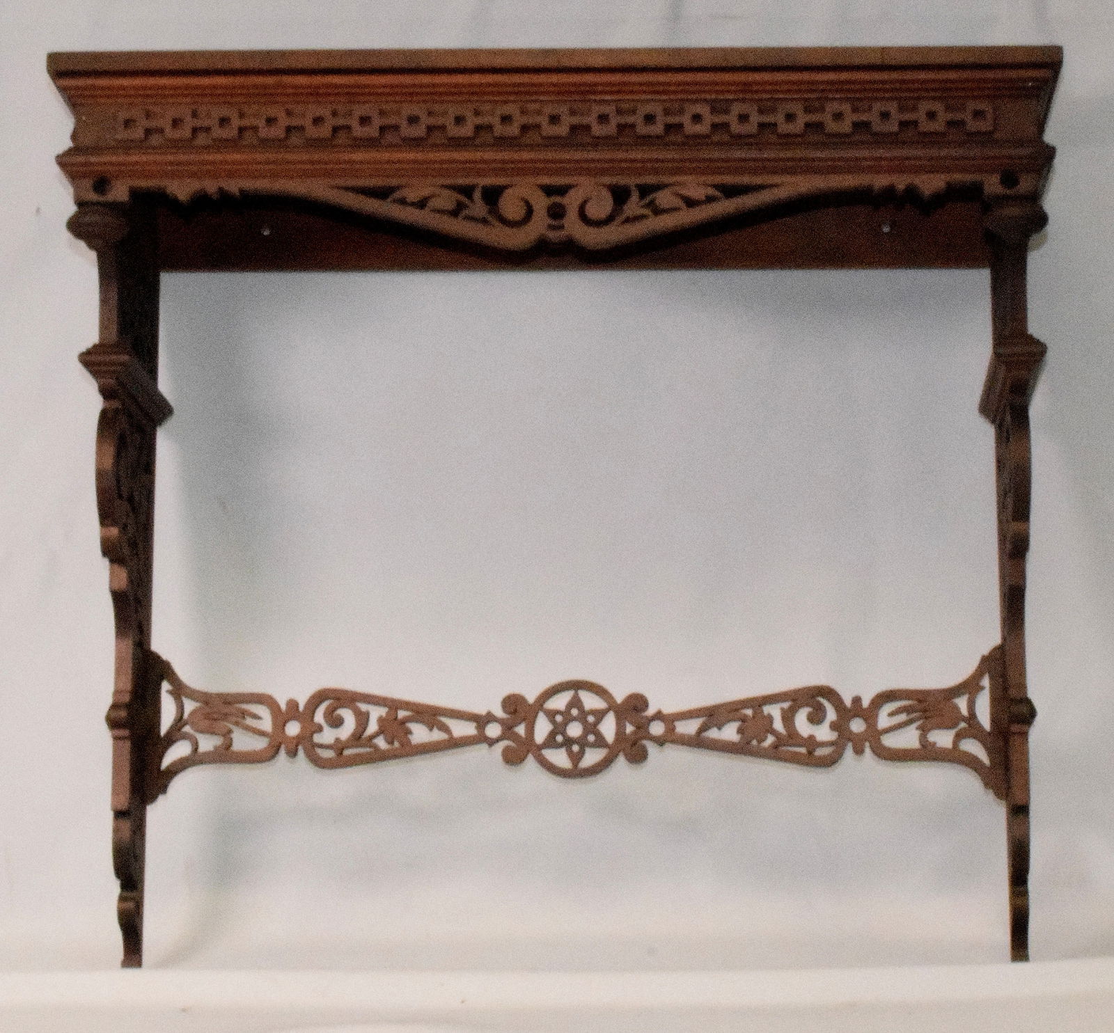 VICTORIAN CARVED HANGING SHELF (1 of 6)