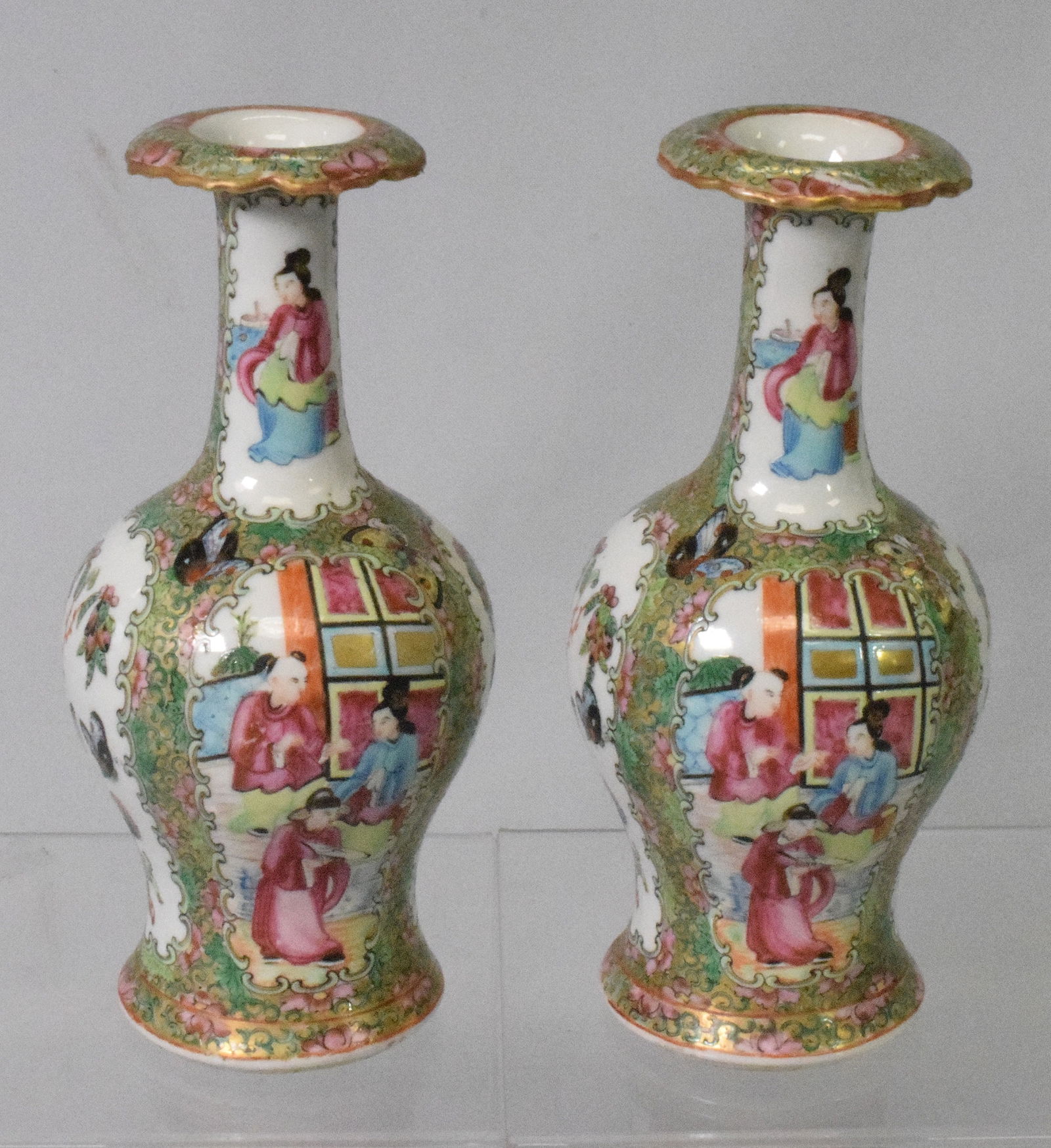 PAIR 19TH CHINESE ROSE MEDALLION VASES (1 of 7)