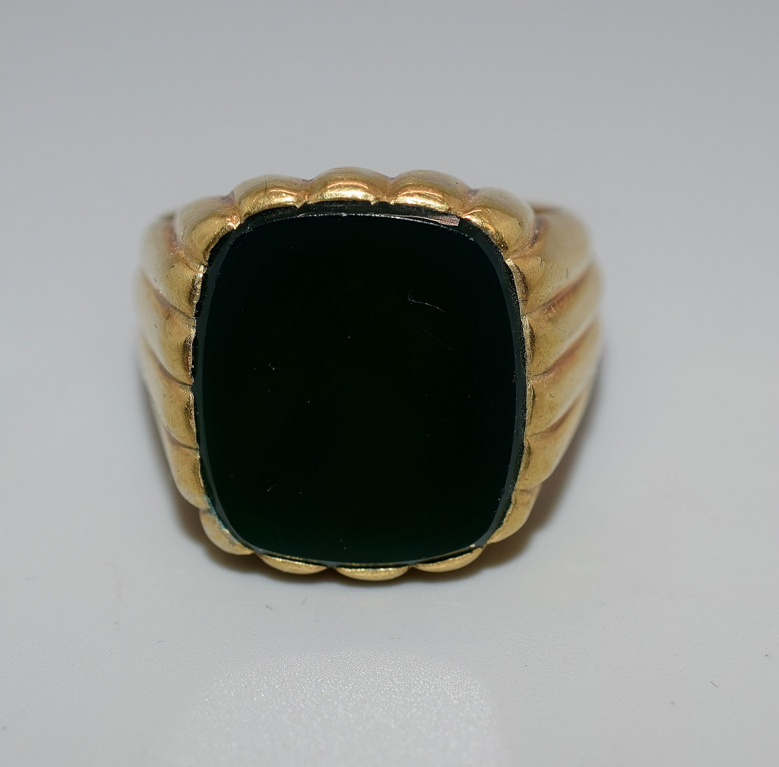 14k & Dark Green Jade Mens Ring Auction