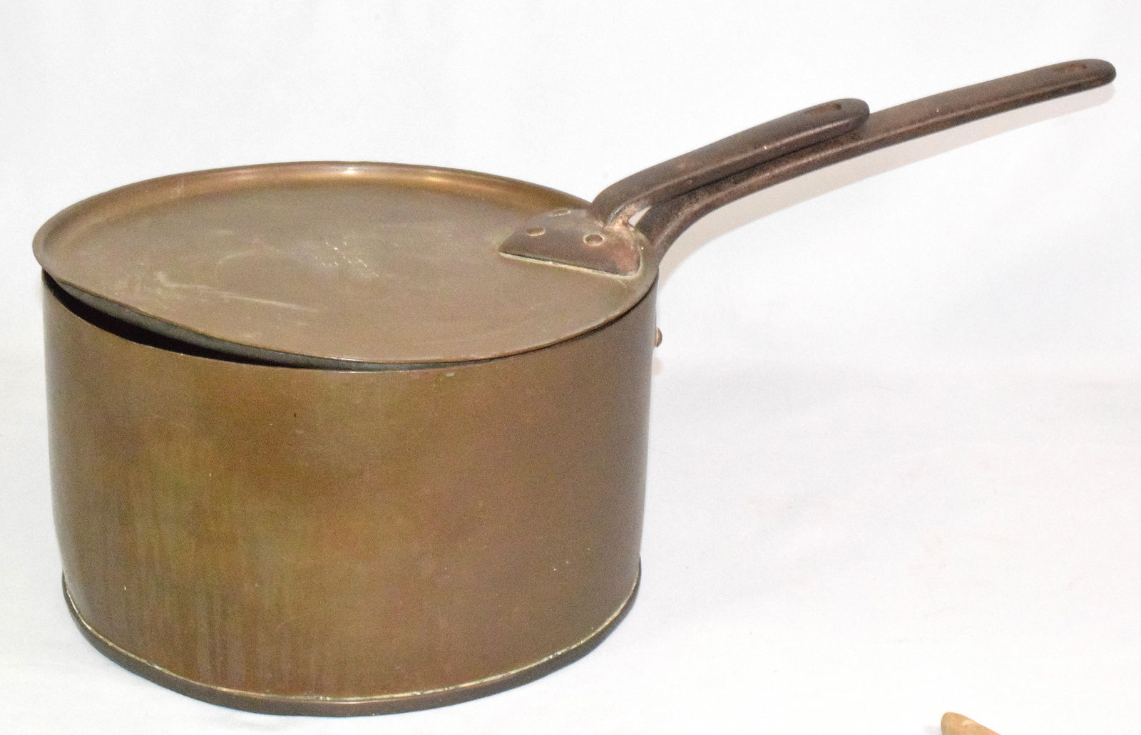 19TH D. MUTTON T.R. COPPER LIDDED POT (1 of 11)