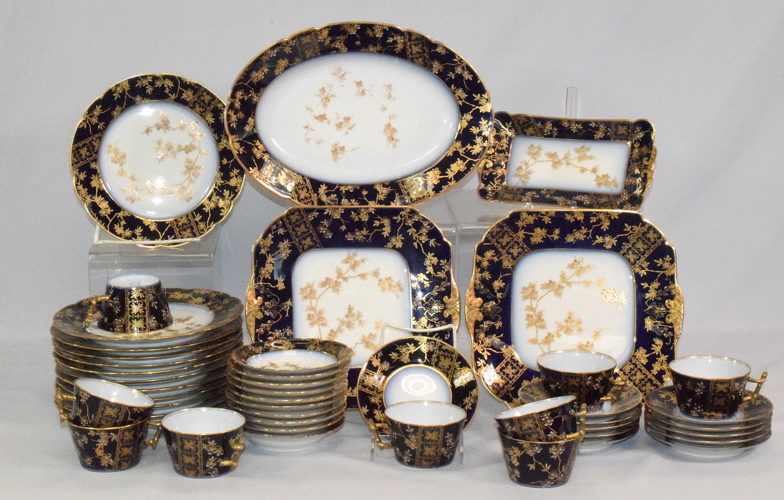 HAVILAND LIMOGES COBALT BLUE & GOLD LUNCH SERVICE (1 of 10)