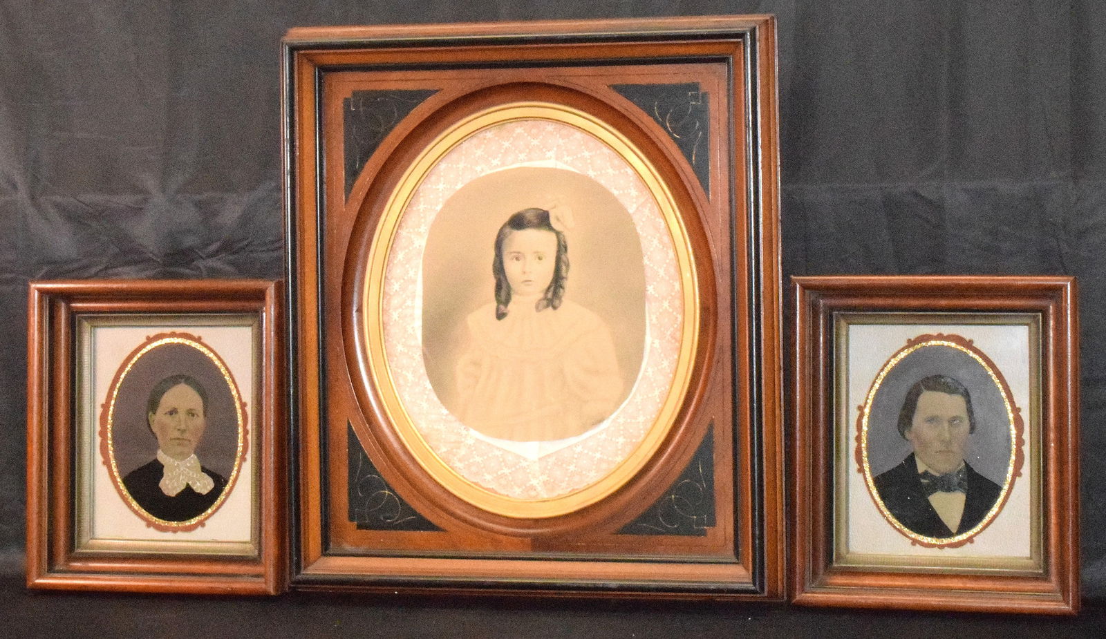 3 WALNUT VICTORIAN PICTURE FRAMES & IMAGES (1 of 8)