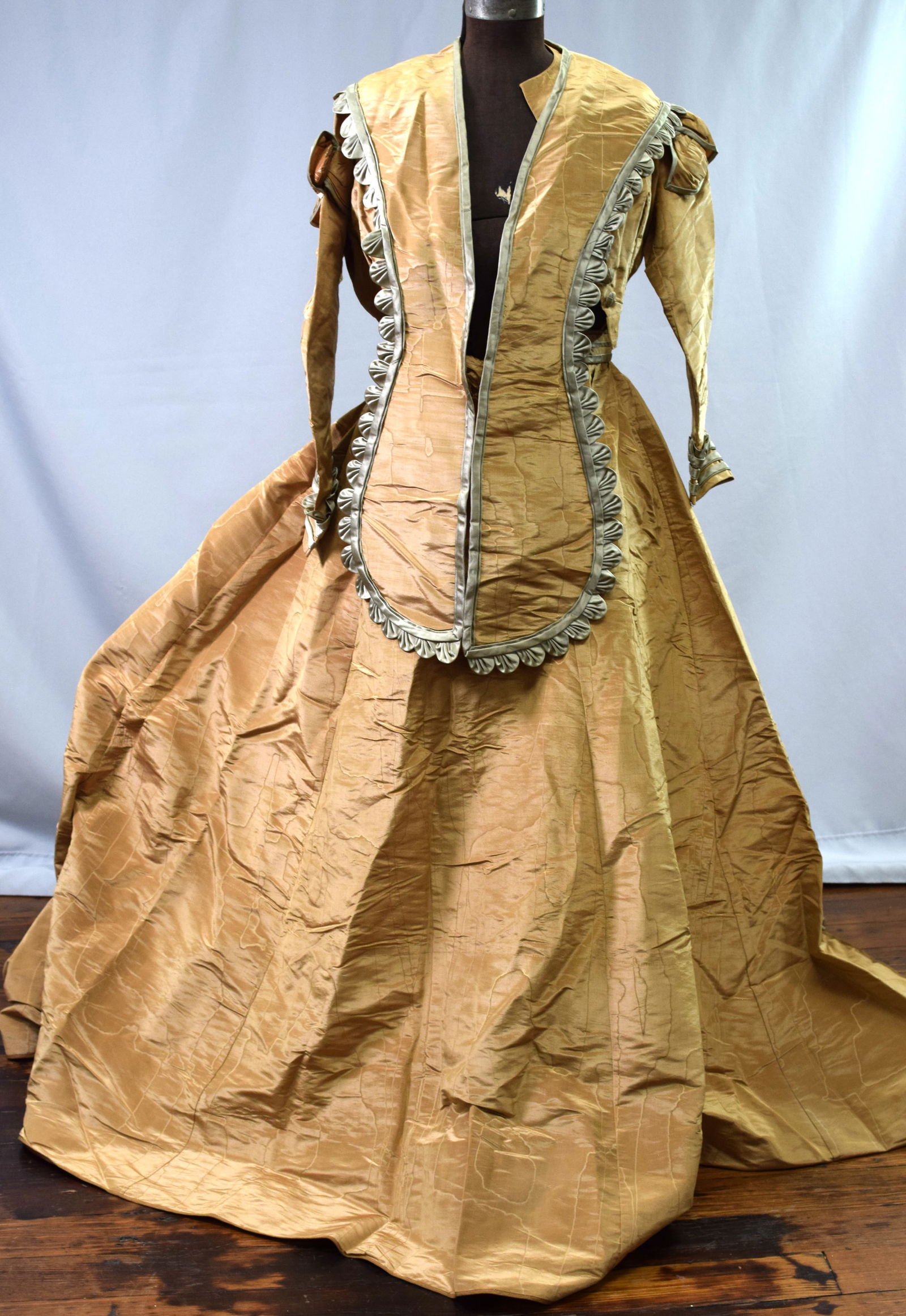 ANTIQUE SILK TAFFETA DAY DRESS (1 of 14)