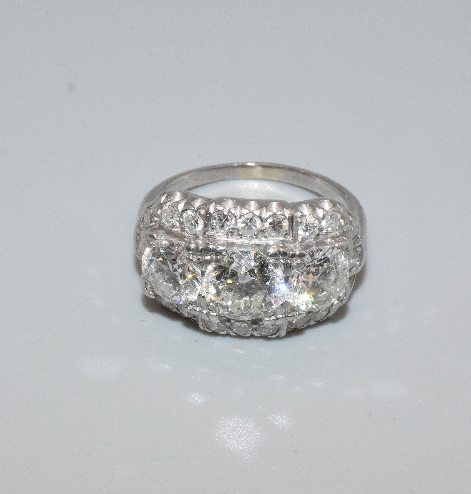 LADY'S TWENTY STONE DIAMOND DINNER RING (1 of 8)