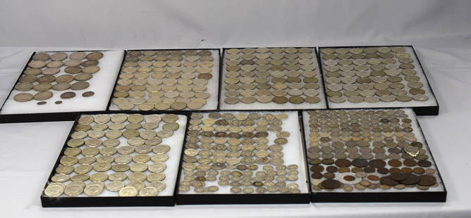 ASSEMBLED US & FOREIGN COINS: Consists of in Case 1) 10 US silver Morgan dollars, Various dates. Circulated and not graded. 12 US silver peace dollars, Not graded. Various dates. Circulated. 1858 half dollar, 1876 Usquarter dollar