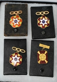 (4) 10K GOLD INDEPENDENT ODD FELLOWS PINS