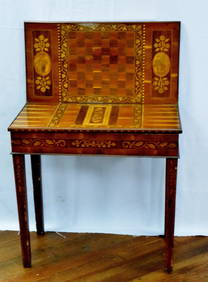 IRISH ARBUTUS & MARQUETRY KILLARNEY GAME TABLE (1 of 15)