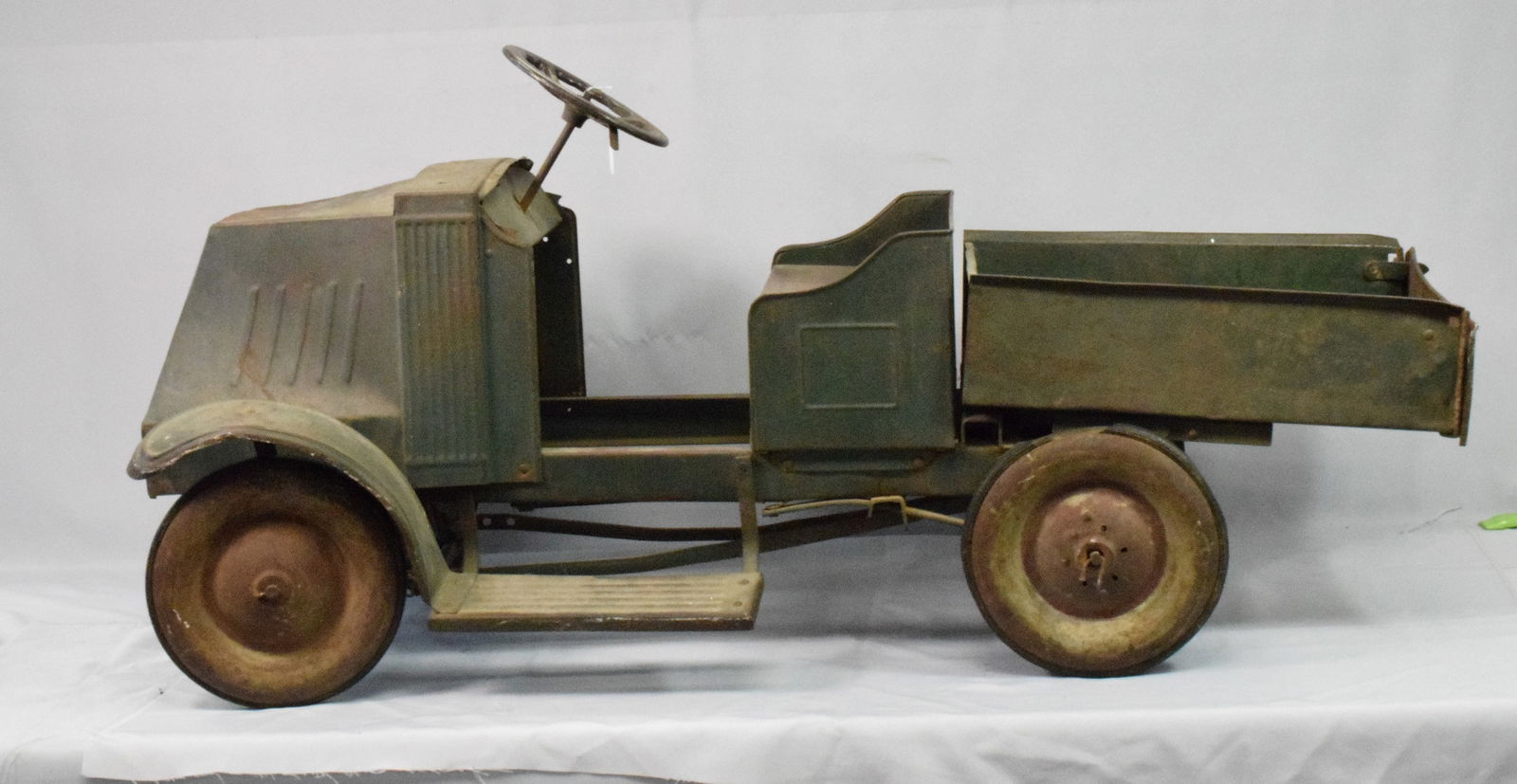 STEELCRAFT PLAYBOY TRUCKING CO. PEDAL MACK TRUCK (1 of 16)