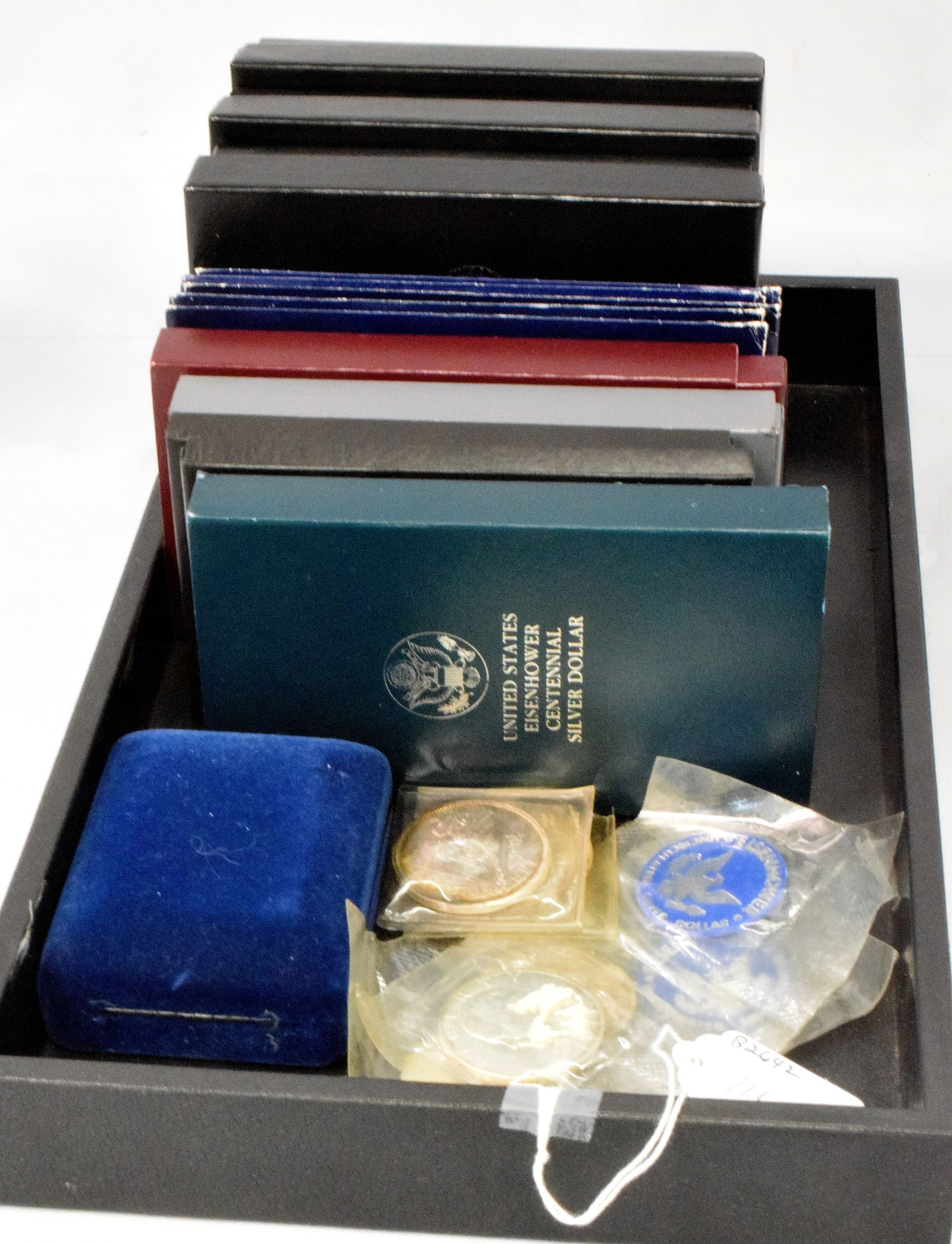 ASSEMBLED SILVER COMMEMORATIVES & COINS (1 of 17)