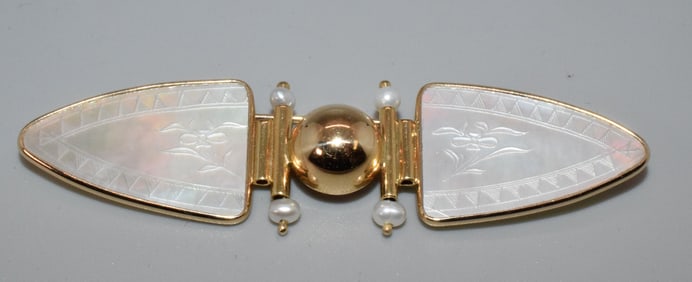14K CHINESE GAMING TOKEN PIN MOTHER OF PEARL