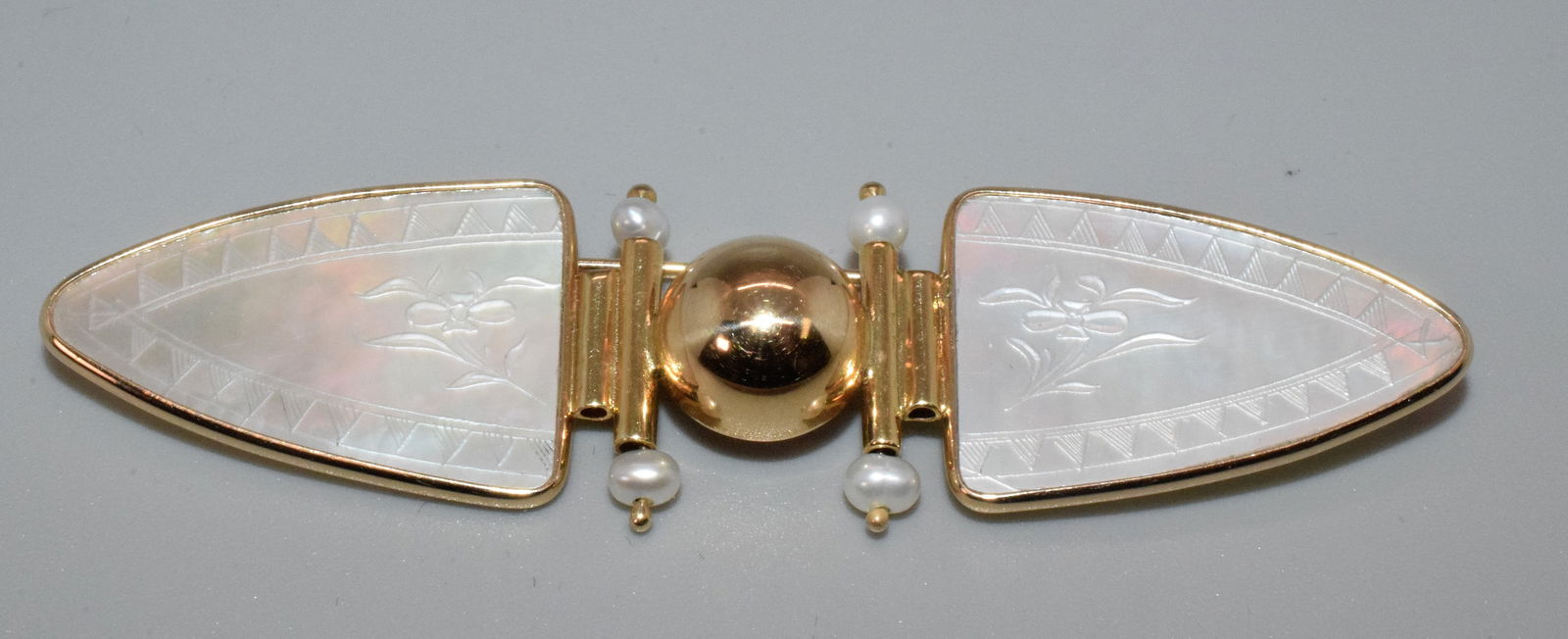 14K CHINESE GAMING TOKEN PIN MOTHER OF PEARL (1 of 3)