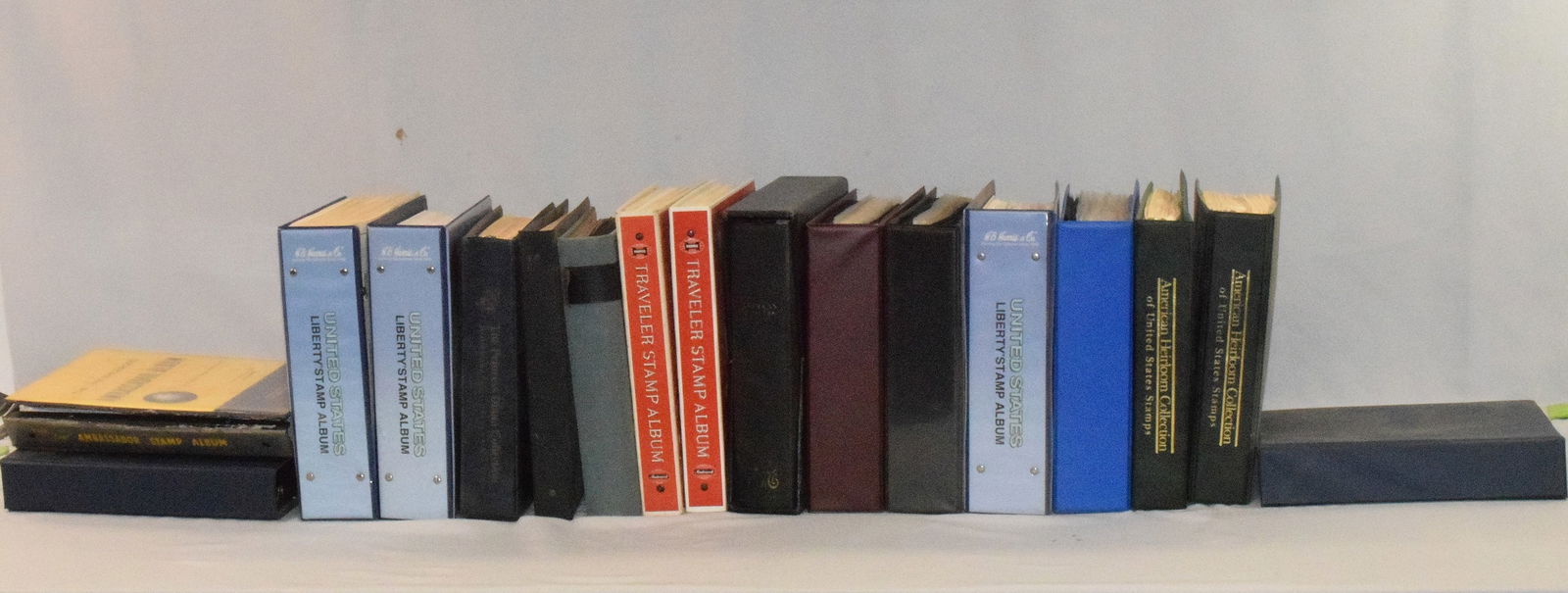 The Master Global Stamp Album Minkus Publications