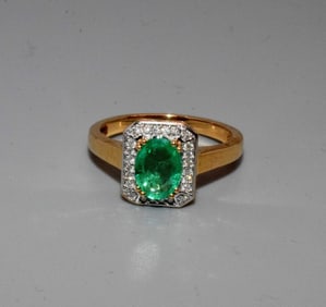 14K EMERALD & DIAMOND RING