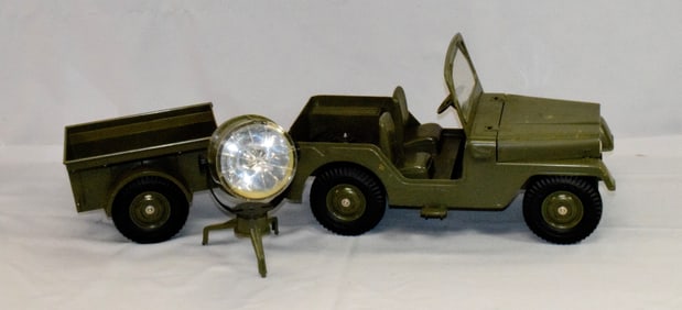 MARX US ARMY WILLY JEEP & SEARCH LIGHT TRAILER TOY