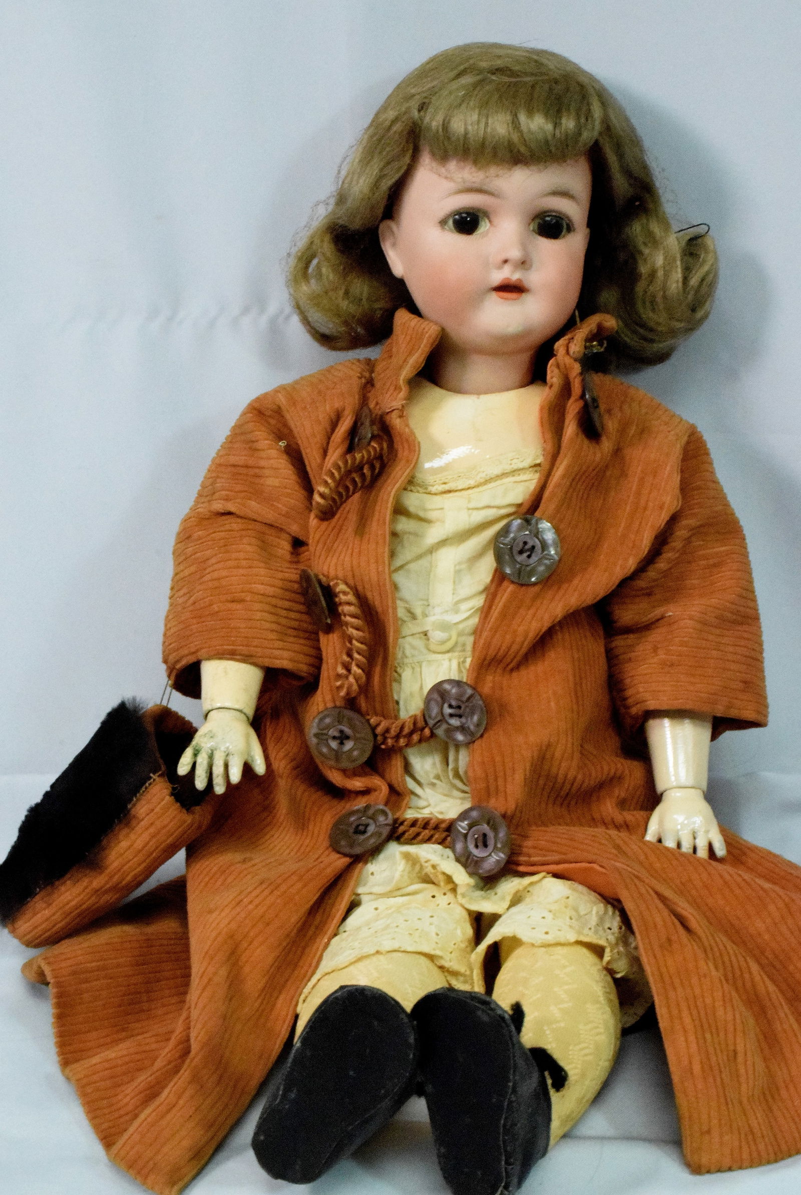 QUEEN LOUISE GERMAN BISQUE HEAD DOLL (1 of 4)