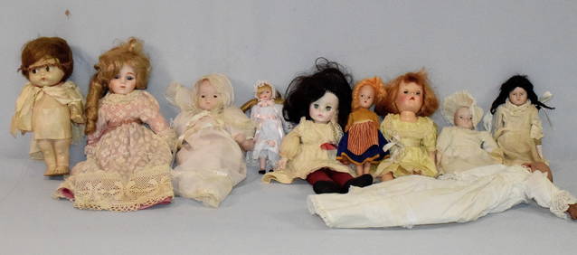 ASSEMBLED DOLL GROUPING (1 of 6)