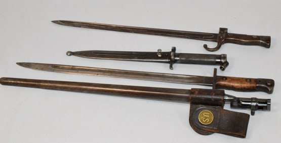 ASSEMBLED ANTQUE BAYONETS