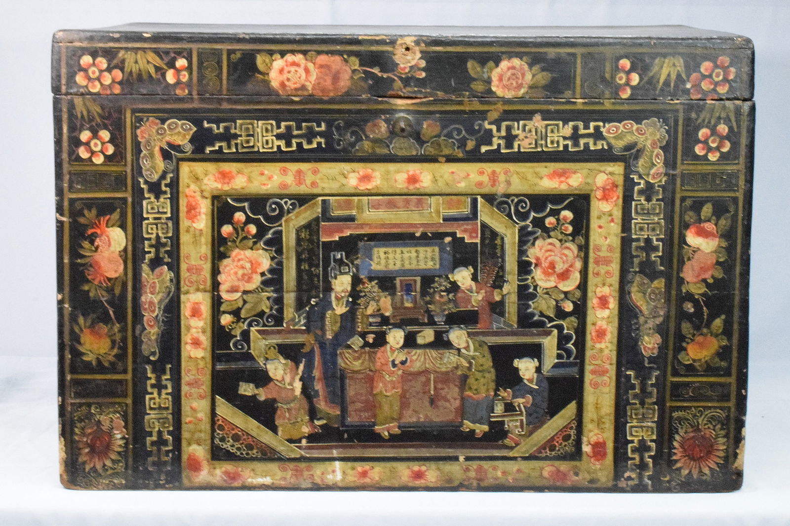 CHINESE POLYCHROME OPERA CHEST/ STORAGE TRUNK (1 of 12)