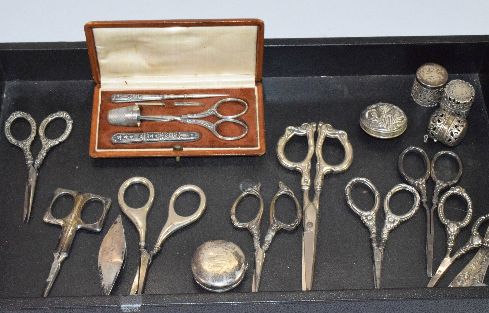 16 STERLING SILVER SEWING ITEMS (1 of 3)