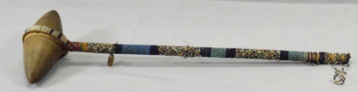 19TH PLAINS NATIVE AMERICAN BEADED CLUB