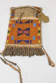 CA 1901 SOUIX BEADED STRIKE A LIGHT POUCH