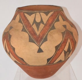 EARLY ACOMA PUEBLO POTTERY VASE