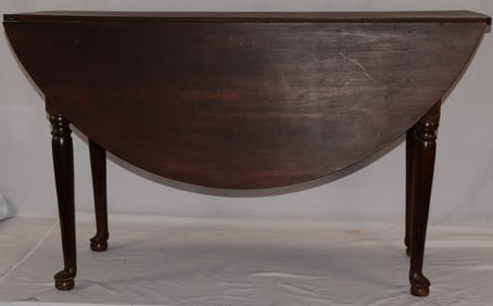 18th NEW ENGLAND QUEEN ANNE DROP-LEAF TABLE