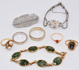 ASSEMBLED GOLD JEWELRY GROUPING
