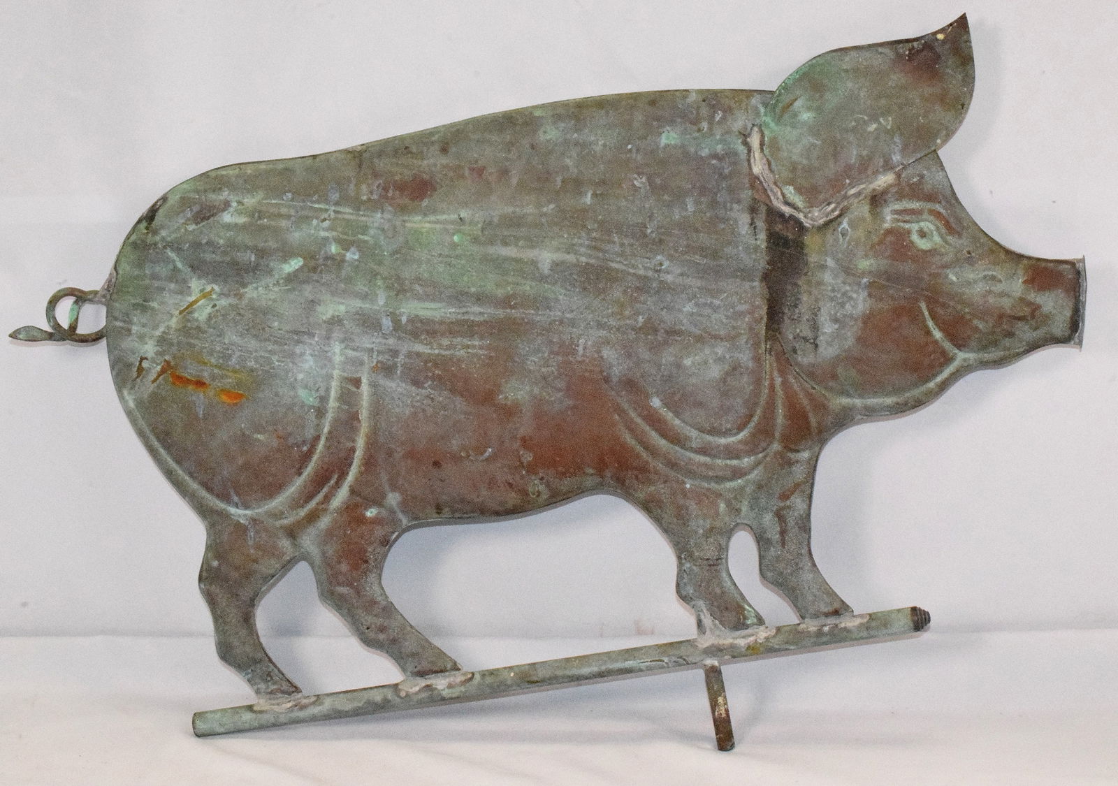 VINTAGE 20th COPPER HOG WEATHERVANE: Vintage full body copper weathervane in the shape of a hog or pi. Original weather patina. Circa mid to 3rd quarter 20th century. Good condition, some expected wear. Measures approx. 27 inches x 17inc