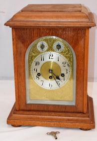 SIGNED JUNGHANS OAK GERMAN BRACKET CLOCK