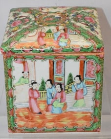 CHINESE PORCELAIN ROSE MEDALLION CANISTER