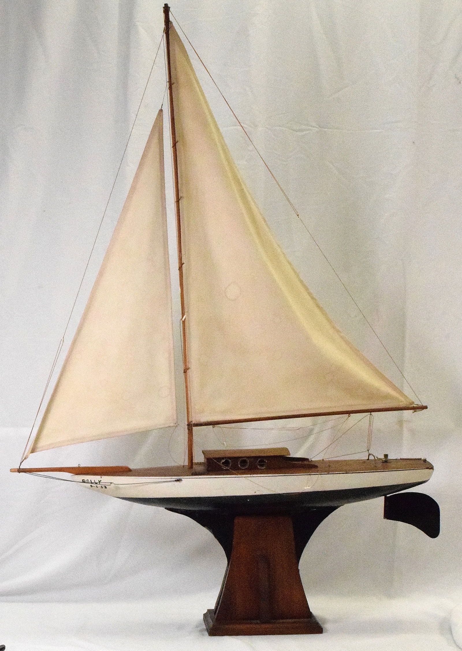 WOODEN SAILBOAT POND YACHT MODEL (1 of 7)